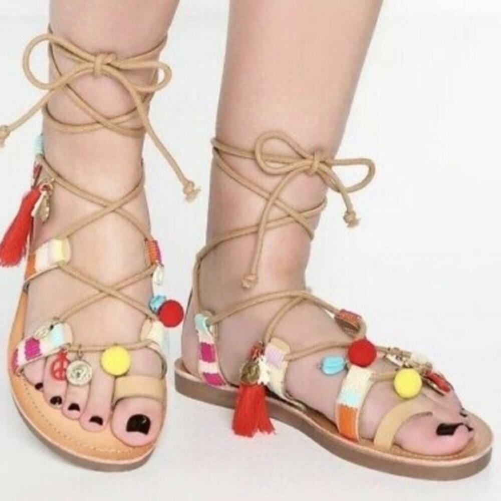 Madden Girl Luvv Boho Hippie Festival Pom Pom Tassel Tie Sandals Women's 8.5